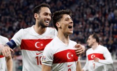 九游娱乐官方网站-包含欧预赛热点丛生，球队实力角逐惊险多端的词条