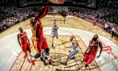 九游游戏-孔德个人秀引爆圣西罗，AC米兰五球狂胜摩纳哥展现意甲统治力