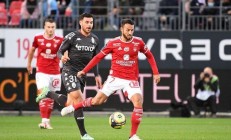 九游APP-包含卡昂客场险胜蒙彼利埃，喜迎胜利的词条