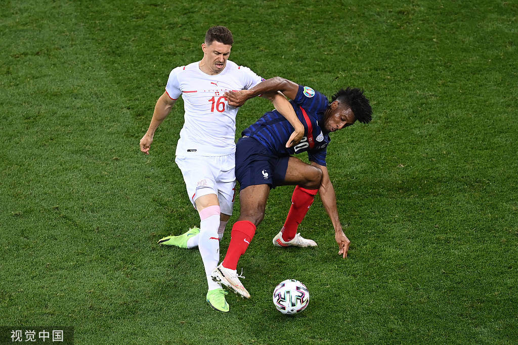 关于瑞士队与法国展开激烈对抗，最终落败的信息