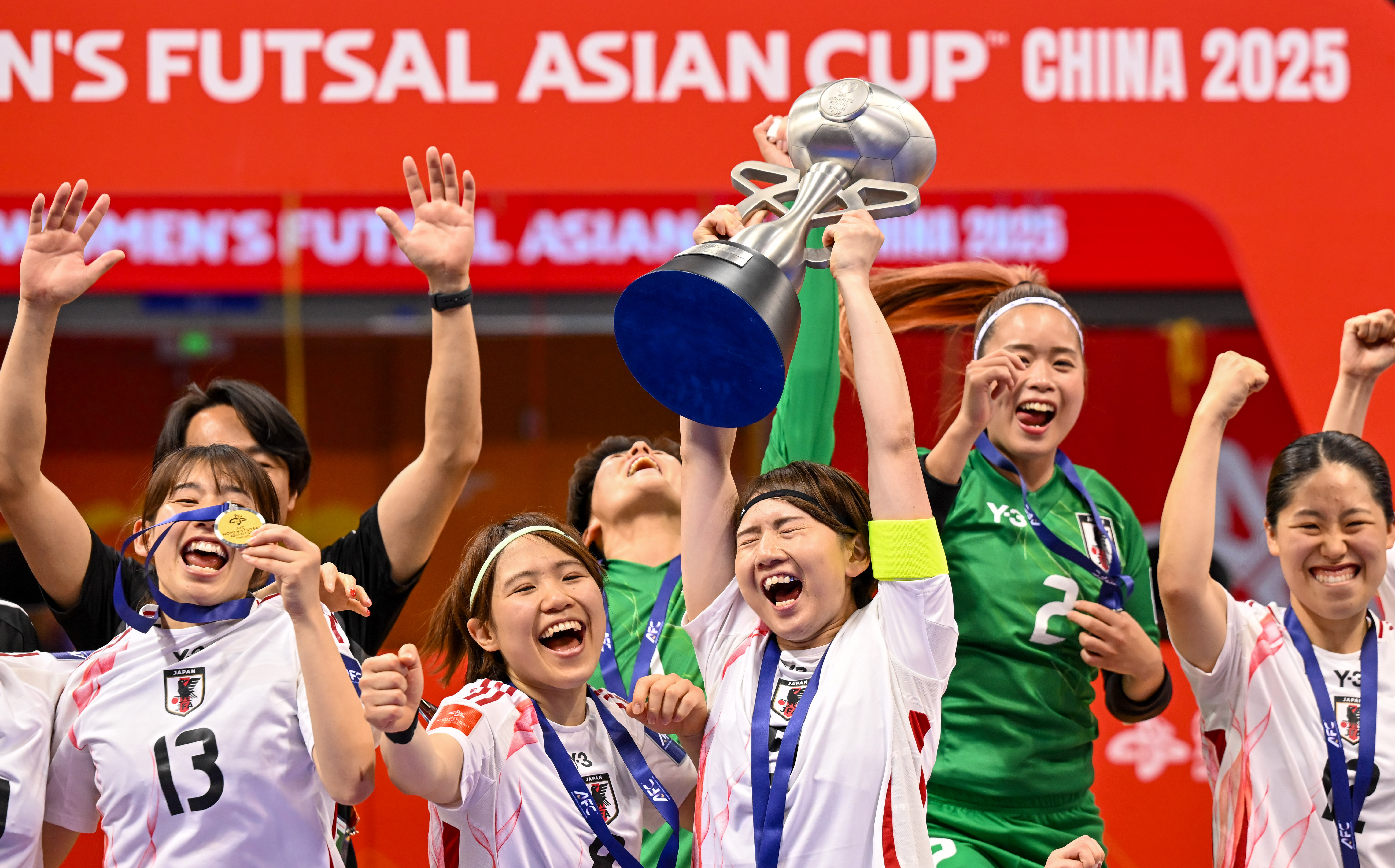 日本队大胜卡塔尔，亚洲杯小组赛表现优异