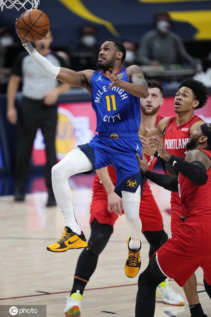 关于开拓者外线手感火爆，连续命中多记三分球的信息