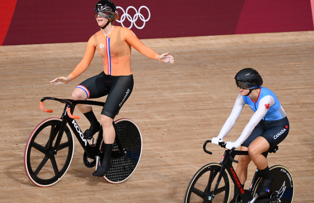 摩洛哥自行车选手夺冠，夺得金牌