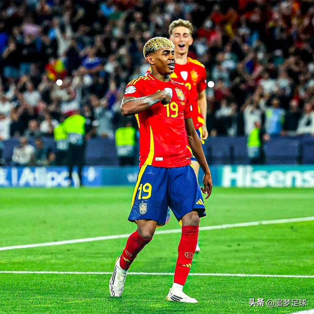 包含西班牙克罗地亚厮杀，晋级欧国联半决赛的词条