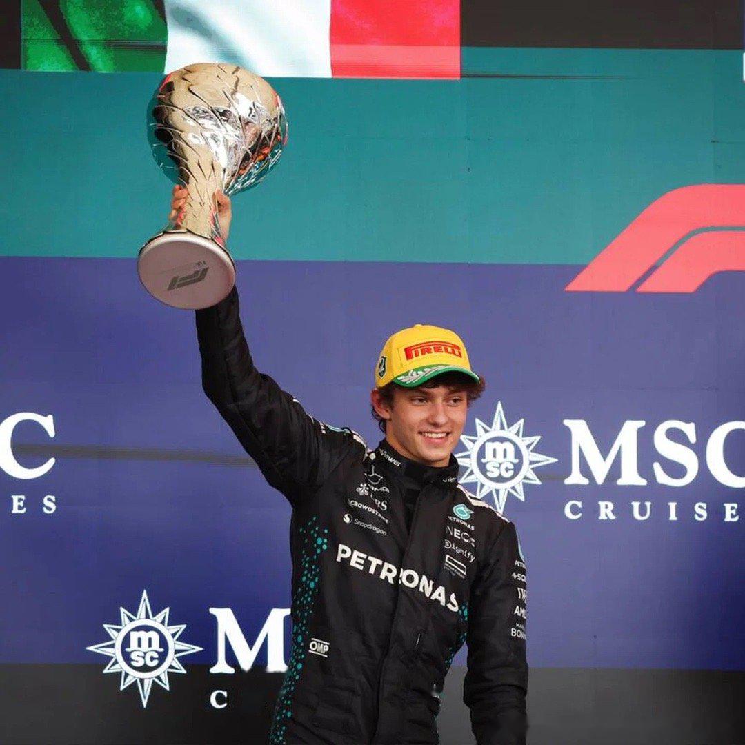 关于传奇选手再次登上胜利的领奖台的信息 关于传奇选手再次登上胜利的领奖台的信息