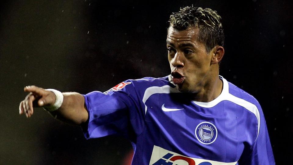 沙尔克客场逆转柏林赫塔，实现惊天突破的简单介绍