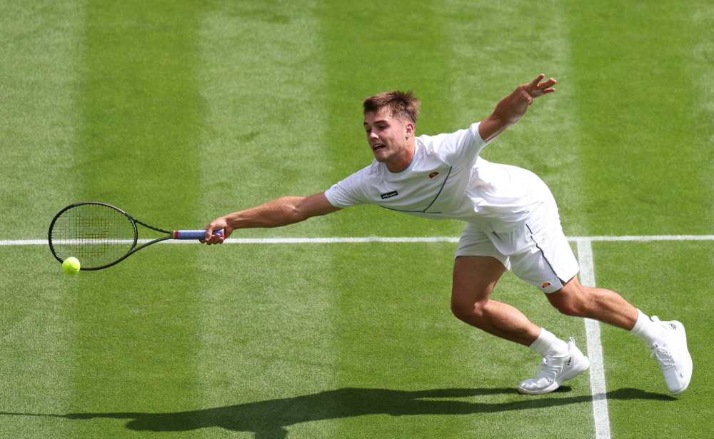 温网鏖战拉沃尔杯，梅德韦杰夫点燃赛场