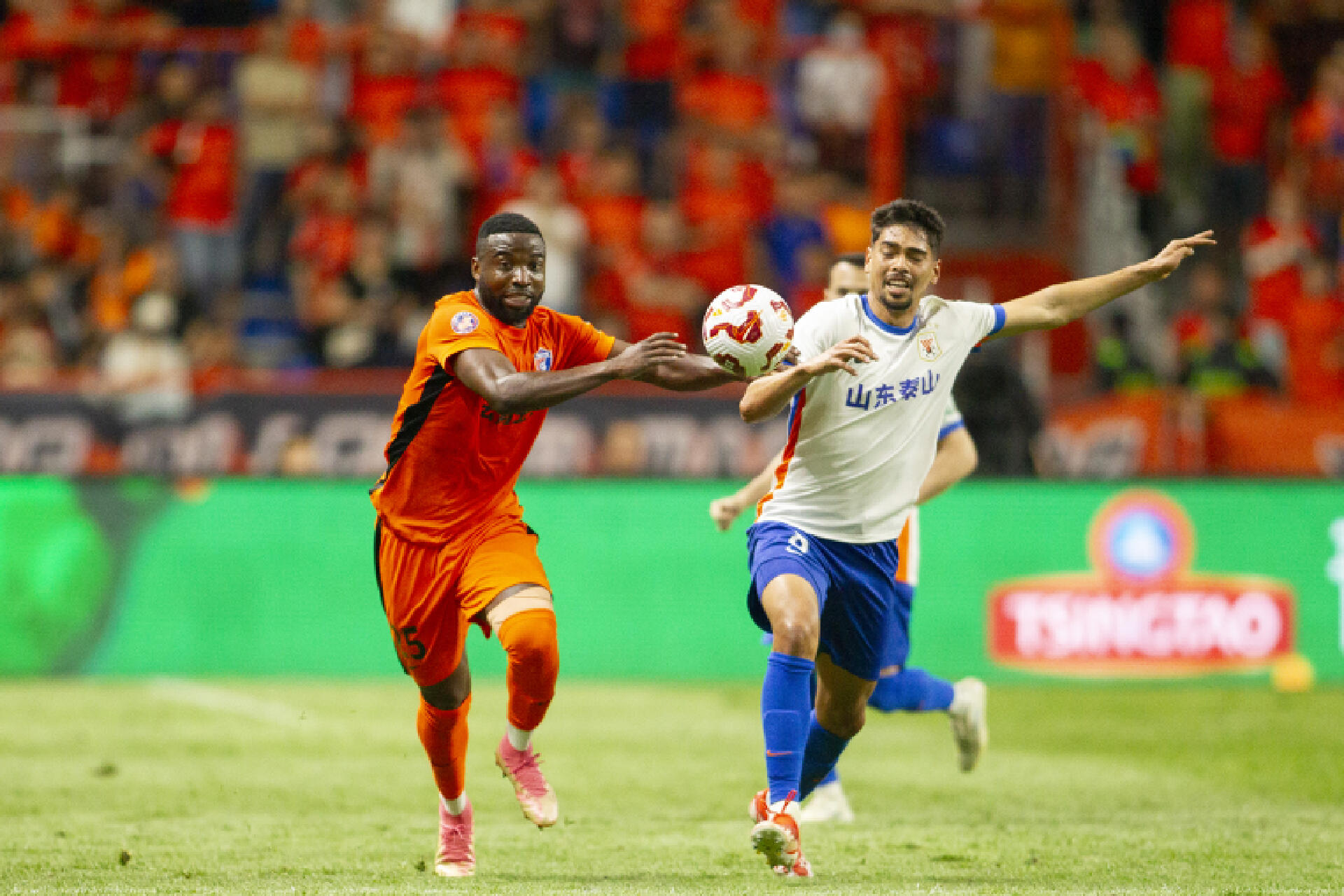 天津泰达客场不敌河南建业，遭遇连败的简单介绍