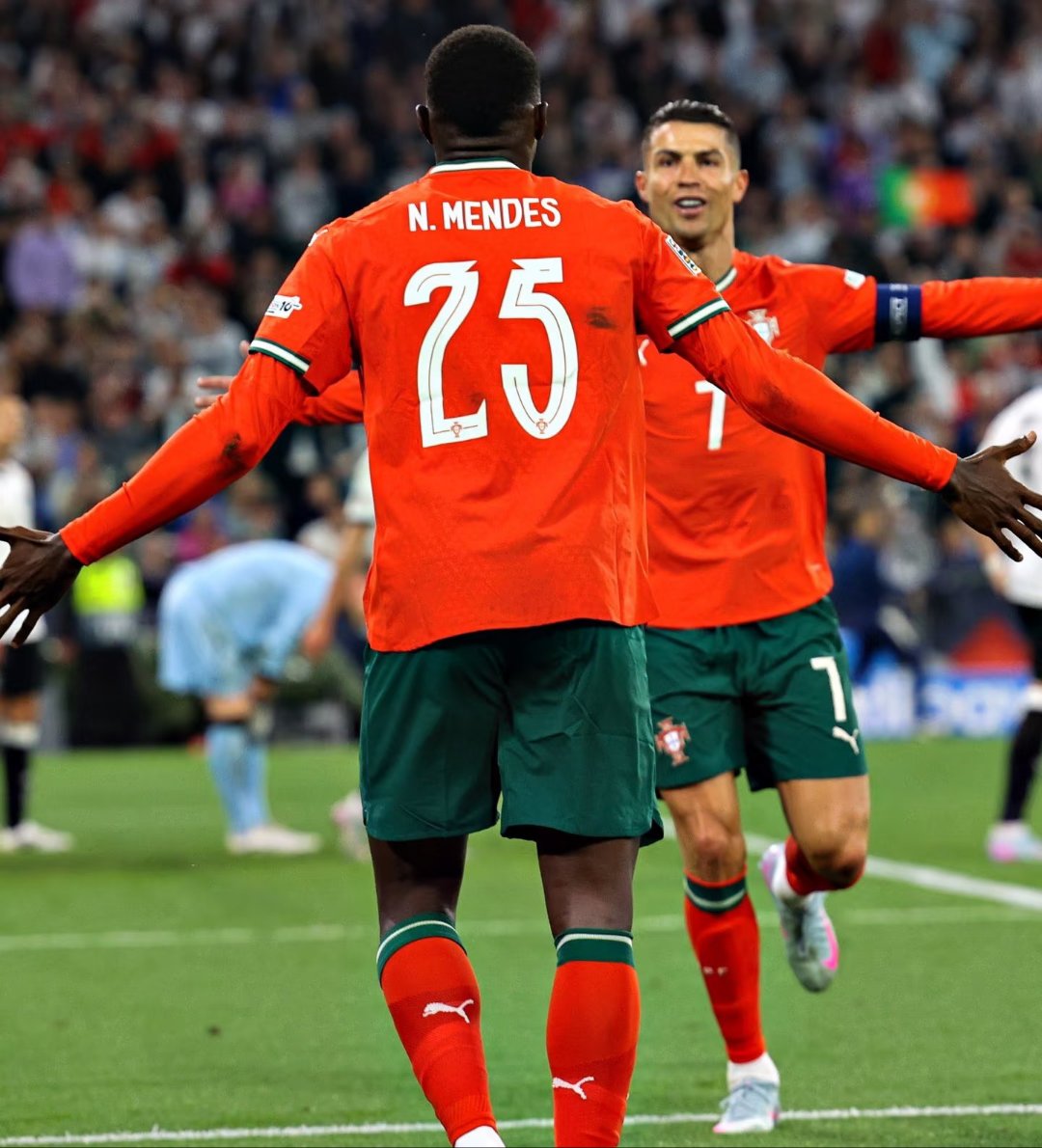 葡萄牙队逆转瑞典队，奥恰洛夫状态火热