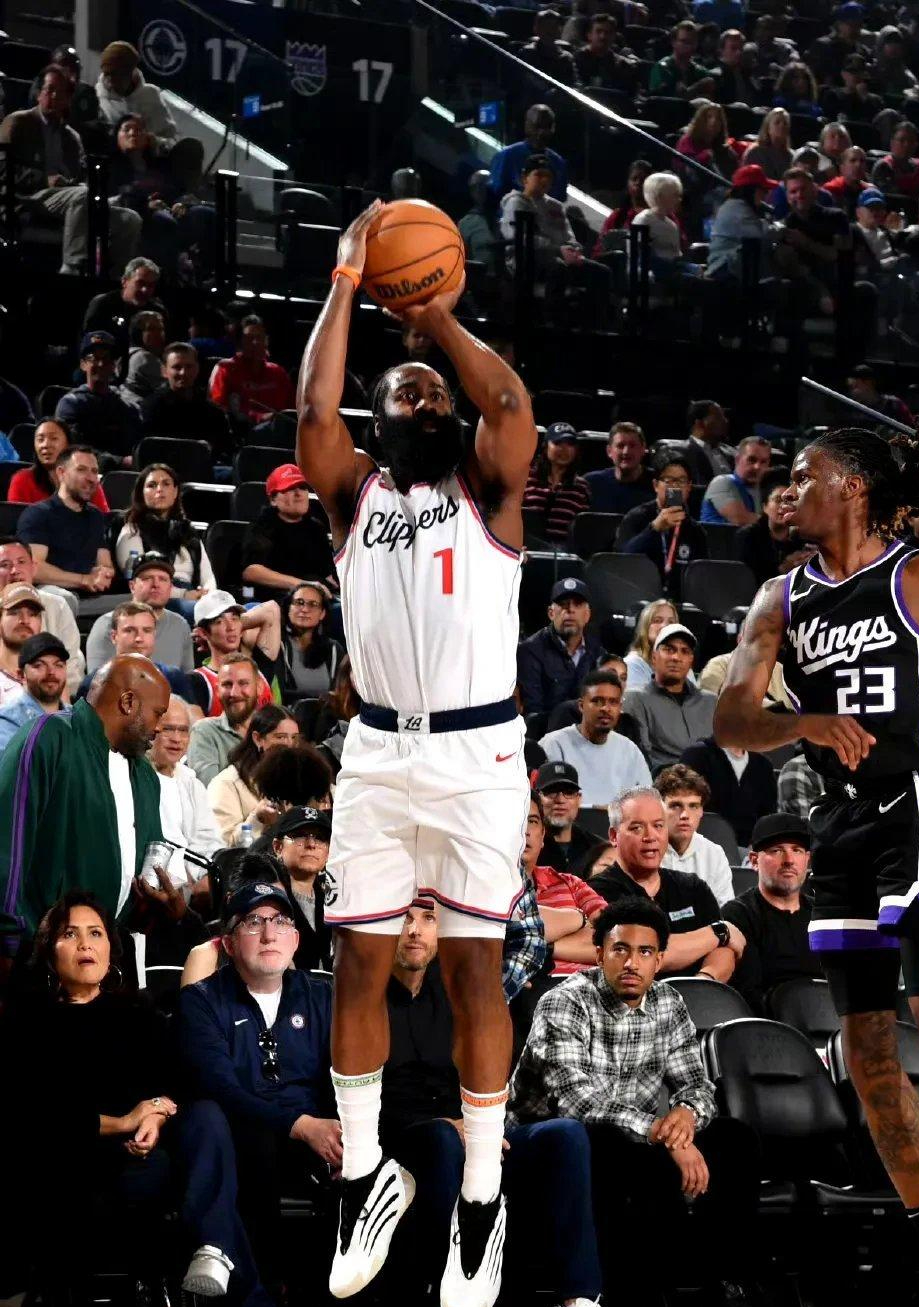 鹈鹕碾压篮网，德罗赞状态火热的简单介绍