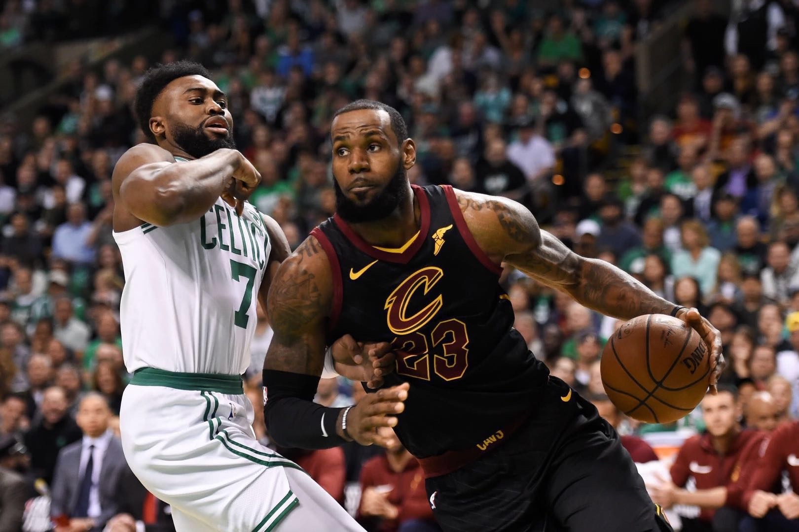 骑士逆转勇士，詹姆斯扛起全队