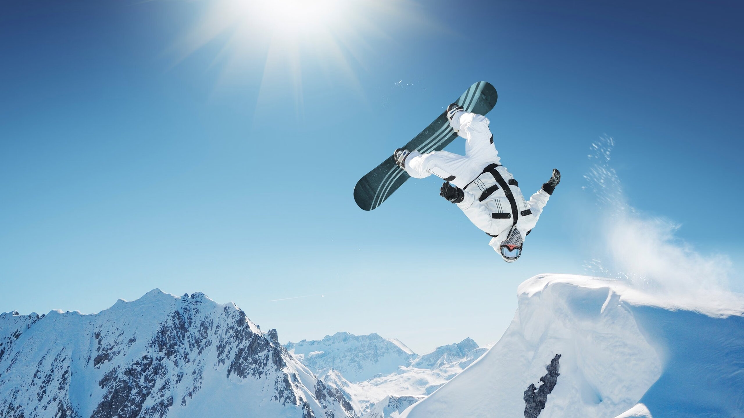 阿什拉夫点燃NBA季后赛之夜,当足球巨星跨界点燃篮球激情