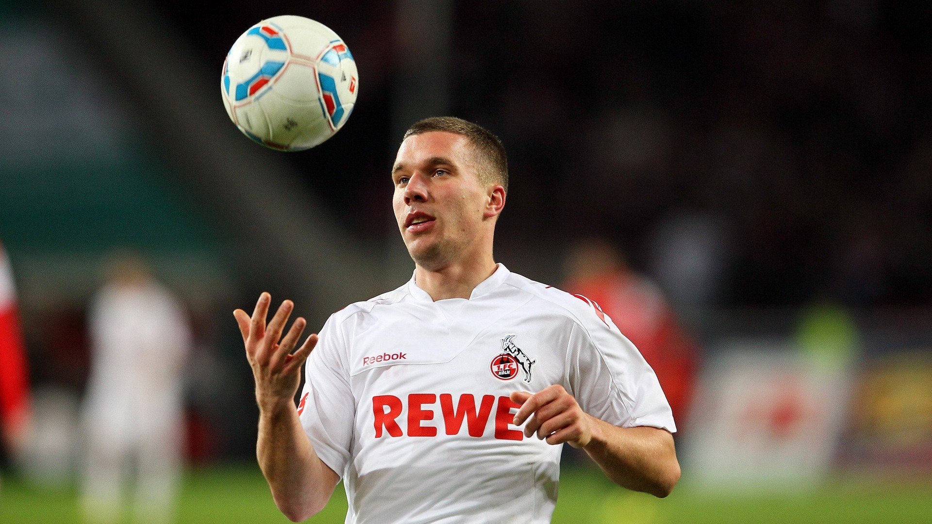 双城记,雄鹿正面击溃开拓者,乔治在美加墨世界杯接管比赛